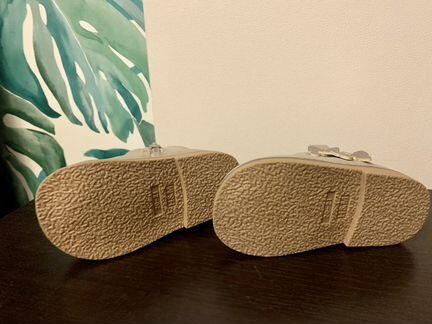 Новые ботинки для девочки H&M бежевые р-р 20/21