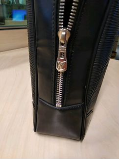 Продам мужскую сумку Louis Vuitton