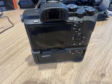 Sony a7 ii + 2 обьектива + допы