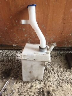 Бачок обывателя Kia Rio 2. 2006-2011