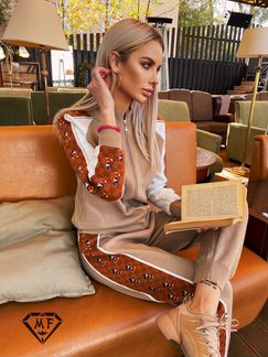 Классный трикотажный костюм гуччи пчелка