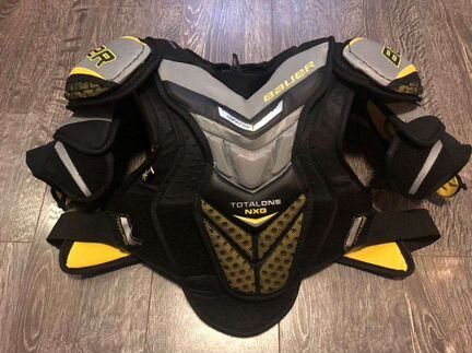 Нагрудник хоккейный bauer