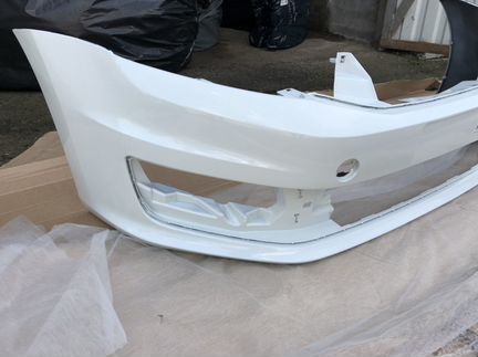 Бампер VW Polo рестайлинг цвет,белый