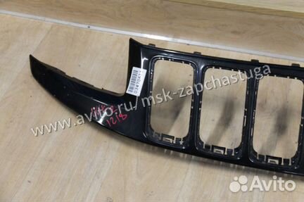 Решетка радиатора Jeep Grand Cherokee (WK2)