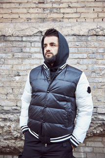 Бомбер Moncler