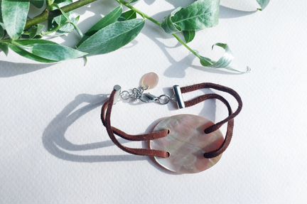 Перламутровый браслет