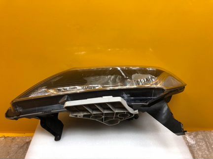 Фара левая Nissan Pathfinder R52 2012-2017