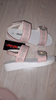 Новые босоножки 33 размер