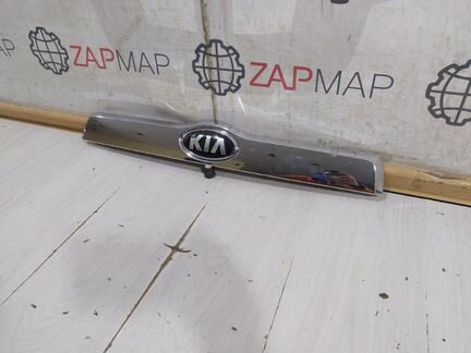 Накладка двери багажника задняя Kia Mohave HM