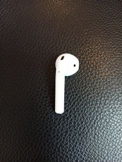Правый наушник airpods