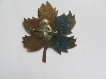 Брошь Канадский клиновой листок-72 года