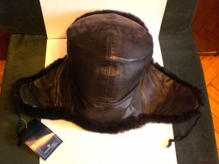 Головной убор из овчины с кожаным верхом