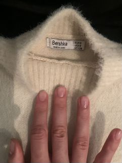Белый свитер женский
