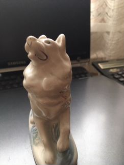 Фарфоровая статуэтка Лайка