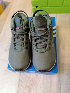 Adidas меховые ботиночки новые