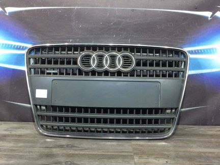 Решетка радиатора Audi Q7