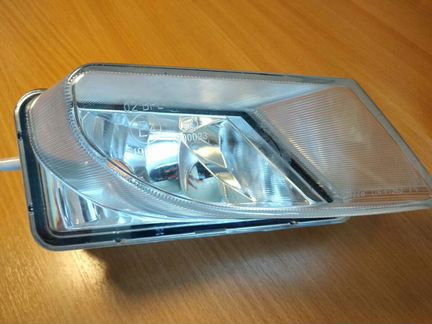 Противотуманная фара mazda 114-41098