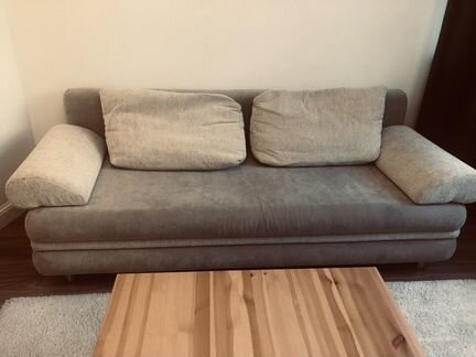 Светлый диван б/у