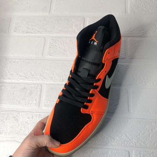 Кроссовки Nike Air Jordan 1