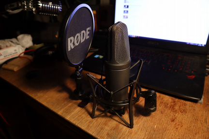 Конденсаторный микрофон Rode NT1000 Black Edition