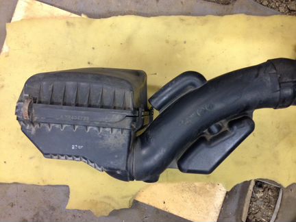 Корпус воздушного фильтра Mitsubishi Pajero 4