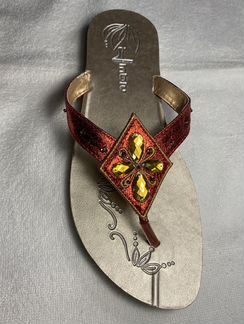 Шлепанцы женские новые