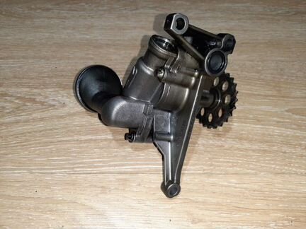 Масляный насос Mercedes-Benz C-Class W204