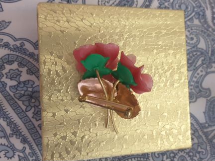 Фиалки.Розовые.Брошь. Винтаж.Германия