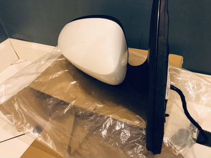 Правое зеркало с поворотником на шкоду рапид 2019