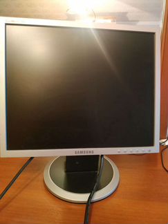 Монитор Samsung