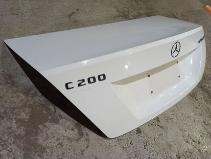 Крышка багажника W204