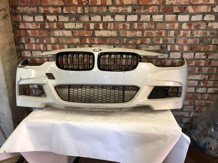 Bmw f30 М пакет передний бампер без омывателей