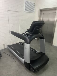 Беговая дорожка Life Fitness Discover SE 95T