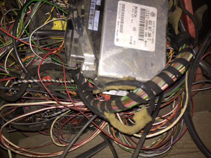 Блок управления ESP 8D0907389D Audi VW