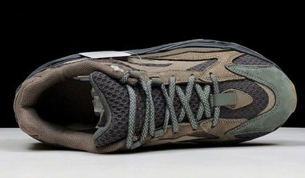 Кроссовки Adidas Yeezy Boost 700 V2 Geode EG6860