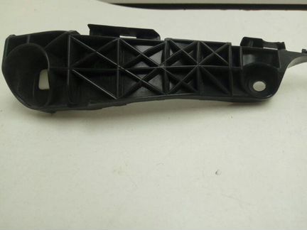 Крепление бампера переднее Toyota Rav-4 30