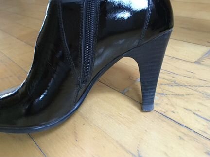 Сапоги демисезонные лаковые