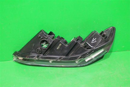 Фара правая Hyundai Santa Fe 4 2018