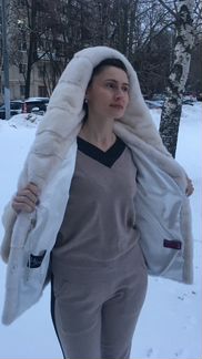 Светлая нарядная шубка