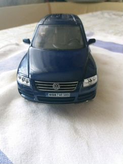Модель автомобиля volkswagen touareg, 1:24