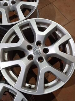 Диски бу оригинал R18 P на Nissan